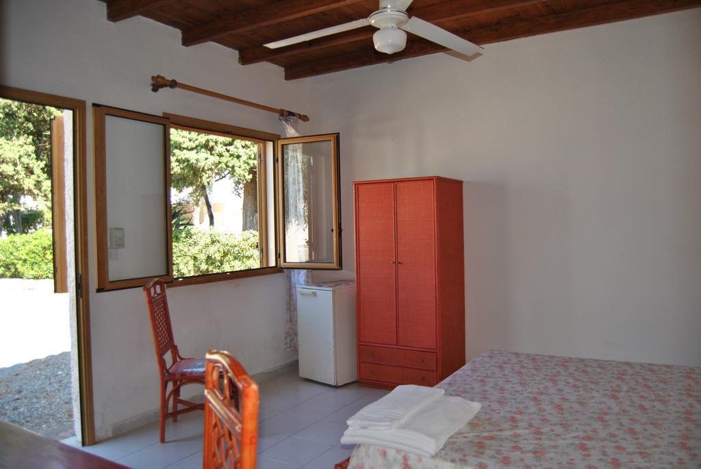 Camping B&B Gioiosa Gioiosa Marea Exteriör bild