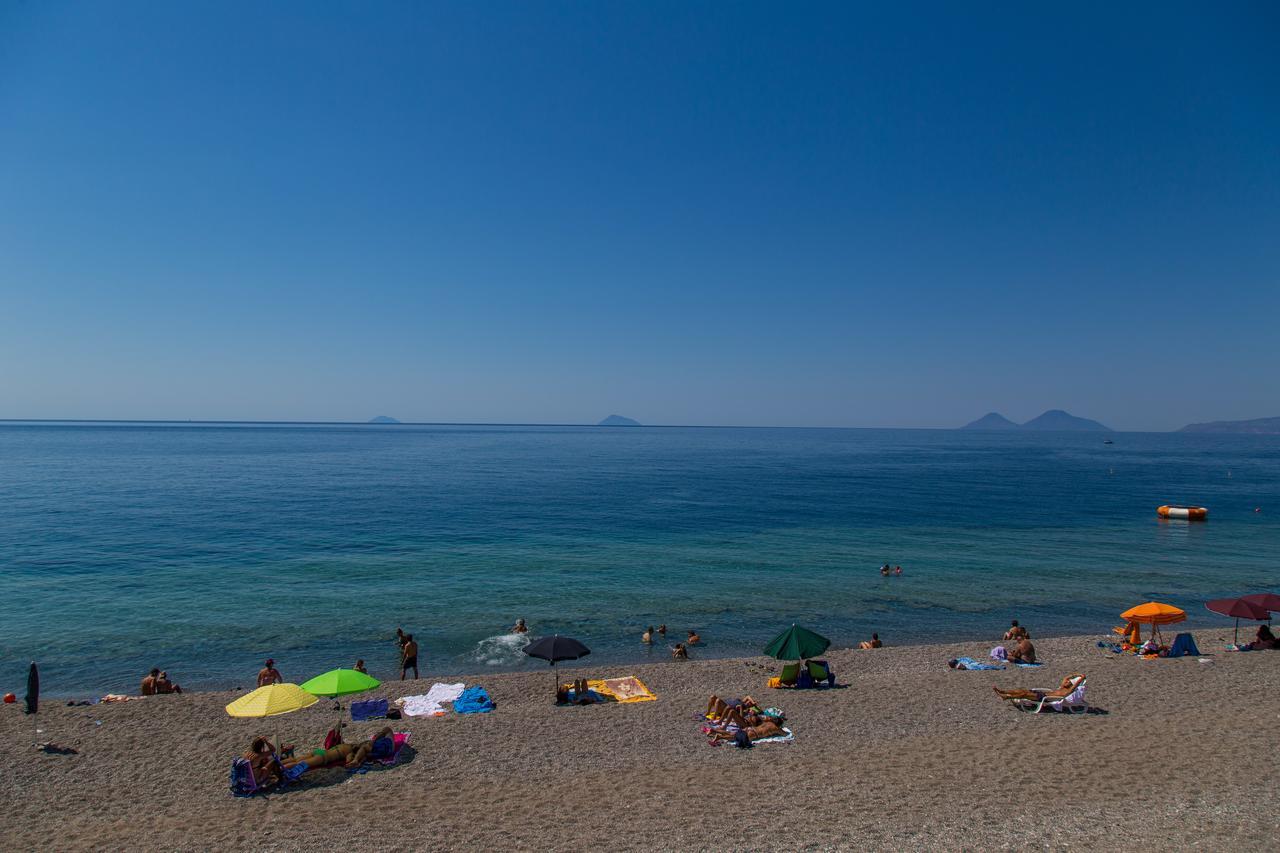 Camping B&B Gioiosa Gioiosa Marea Exteriör bild