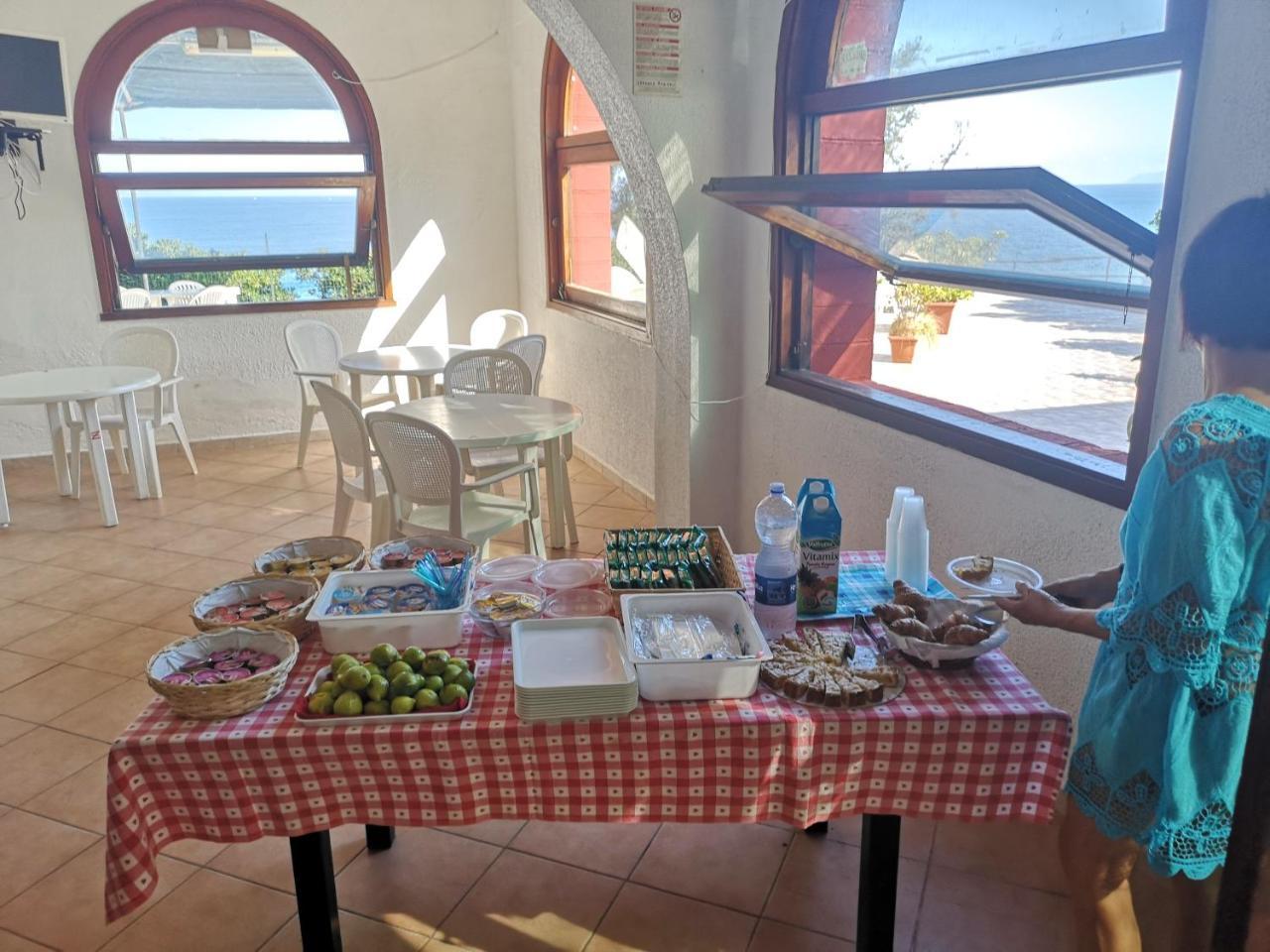 Camping B&B Gioiosa Gioiosa Marea Exteriör bild