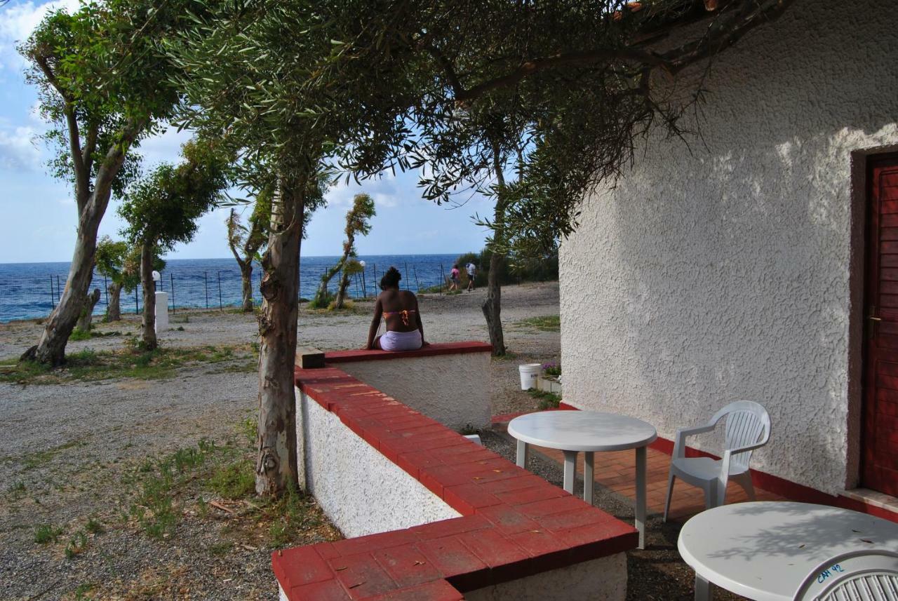 Camping B&B Gioiosa Gioiosa Marea Exteriör bild