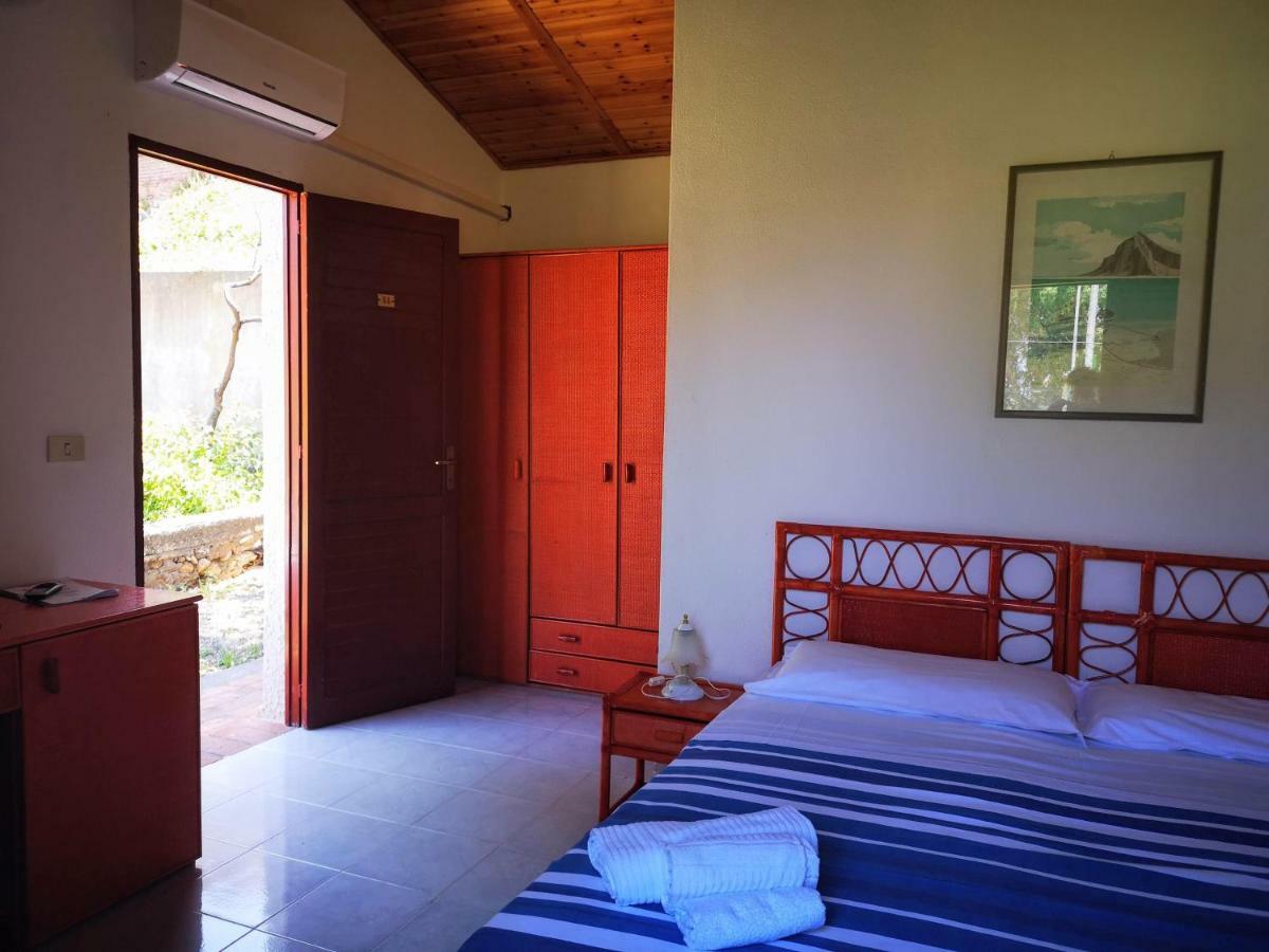 Camping B&B Gioiosa Gioiosa Marea Exteriör bild